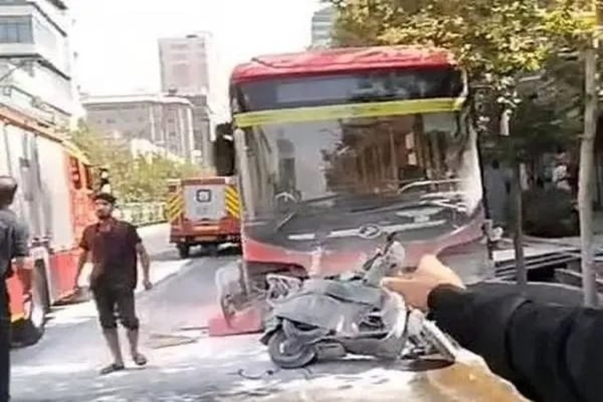 Bir avtobus 7 nəqliyyat vasitəsinin qəzasına səbəb oldu - XƏSARƏT ALANLAR VAR