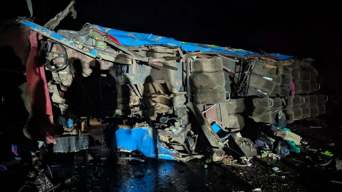 Uqandada məktəb avtobusu aşdı: Çox sayda uşaq öldü