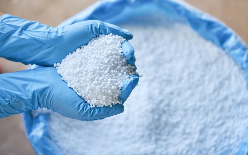 Pakistan in talks with Azerbaijan to buy urea fertilizer