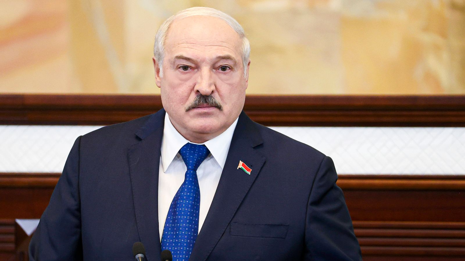 Lukaşenko: "Biz Bakı və İrəvanın gələcəyi barədə düşünməliyik"
