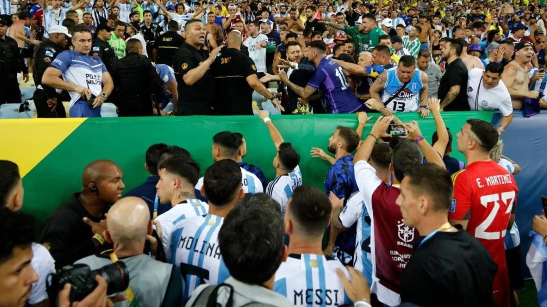 Argentina beats Brazil in World Cup qualifying after crowd violence delays start