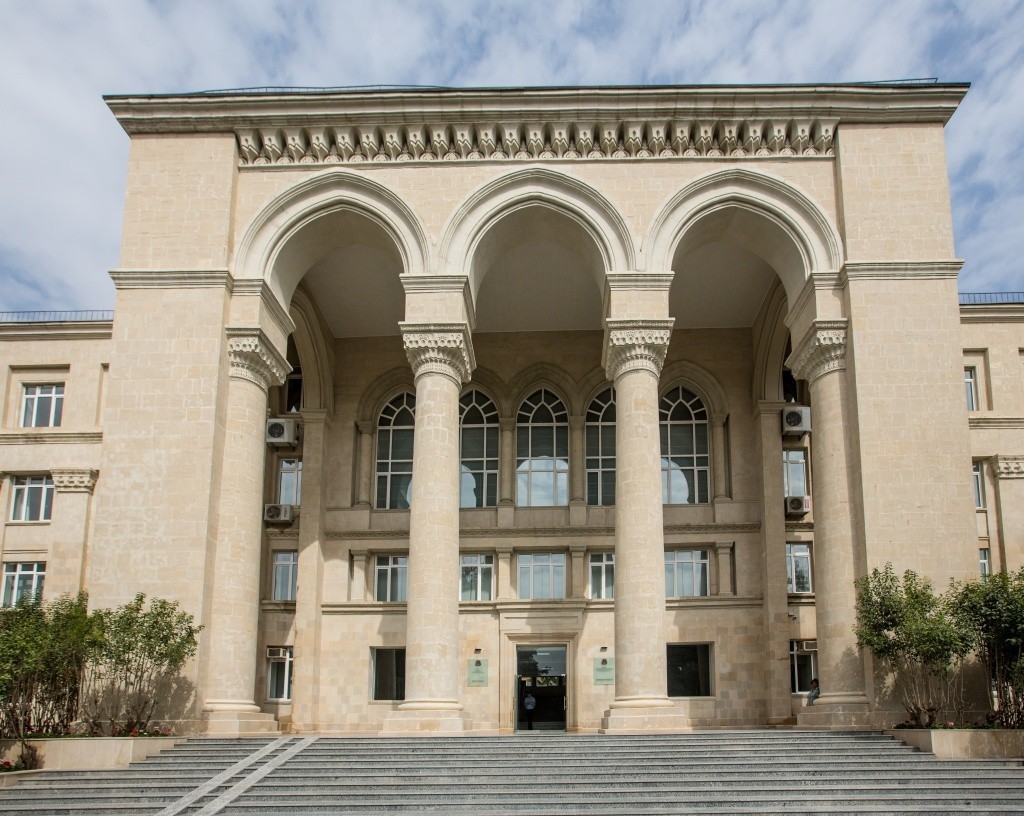 В Азербайджане со следующего года начнется аккредитация профессиональных учебных заведений