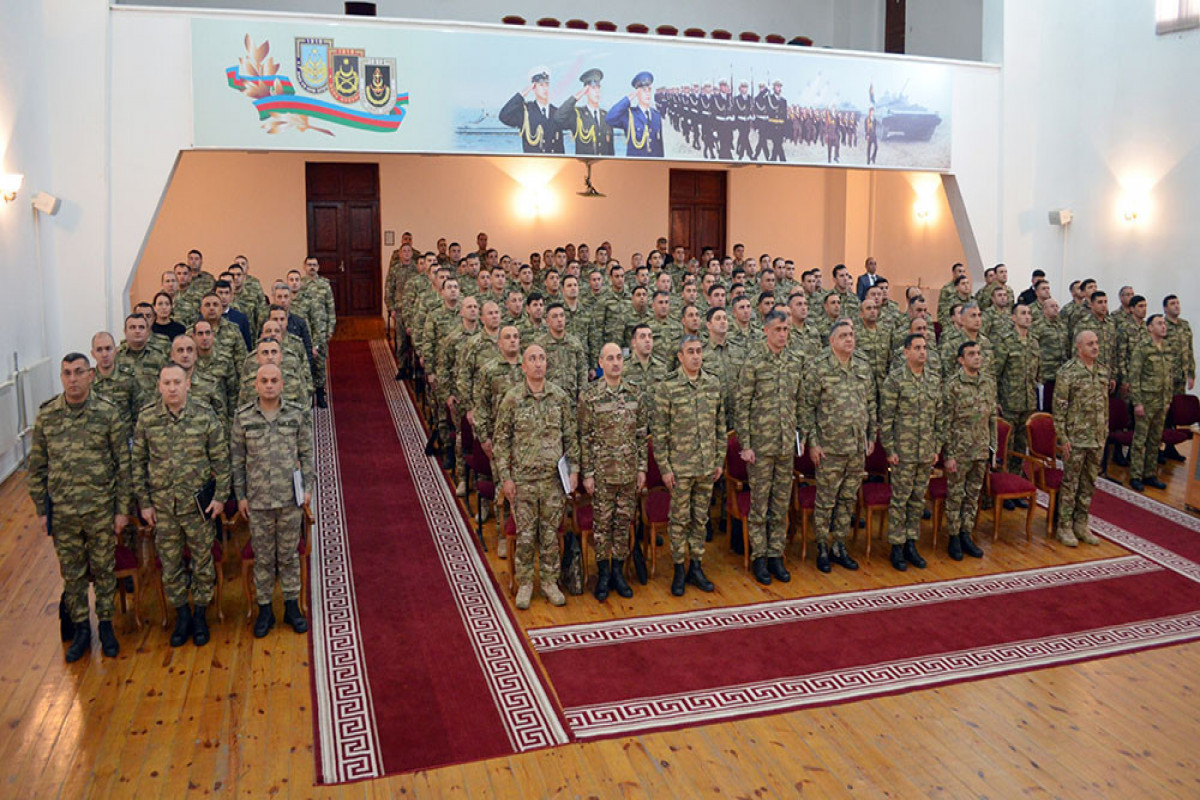 Должностные оклады военнослужащих Азербайджана будут повышены
