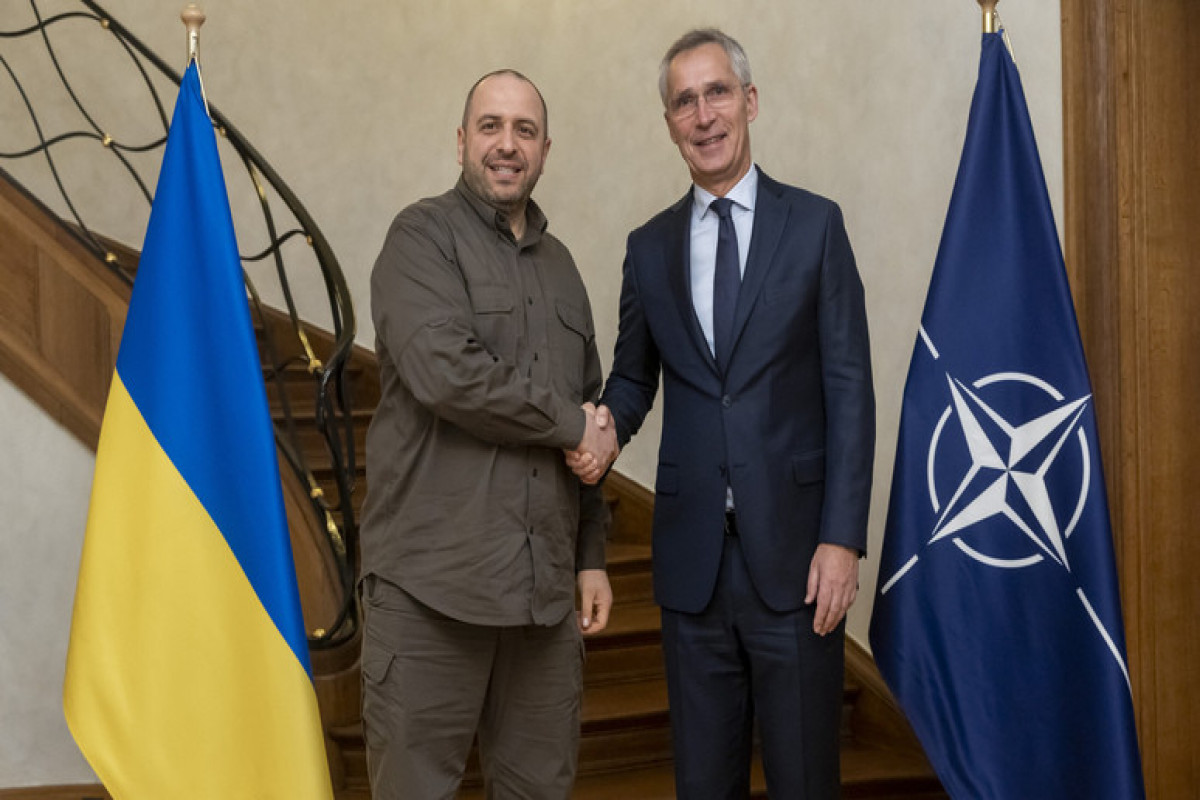 Ukrayna müdafiə naziri NATO Baş katibi ilə görüşüb