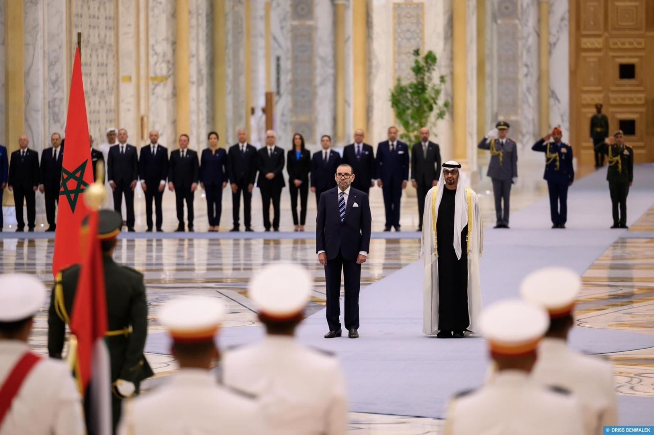 رئيس الإمارات وملك المغرب يؤكدان ضرورة التحرك الدولي لوقف إطلاق النار في غزة