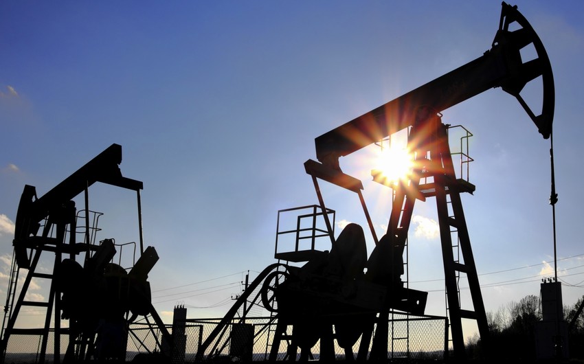 Цены на нефть выросли после падения накануне до минимумов с июля