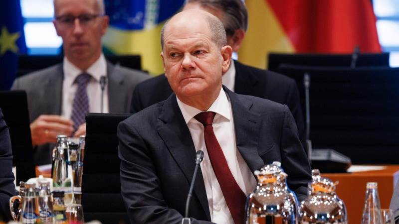 Scholz's reign as German chancellor: Challenges left and right