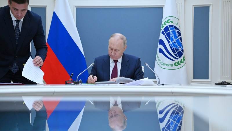 Putin extends countermeasures on oil cap until June 30, 2024