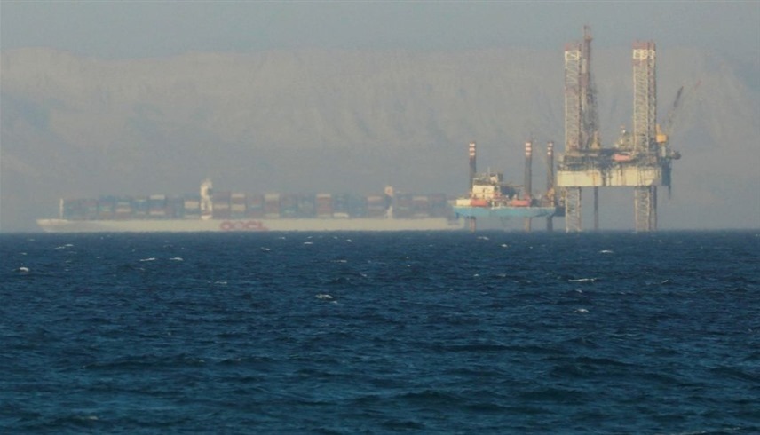 النفط يرتفع مع مخاوف الملاحة في البحر الأحمر