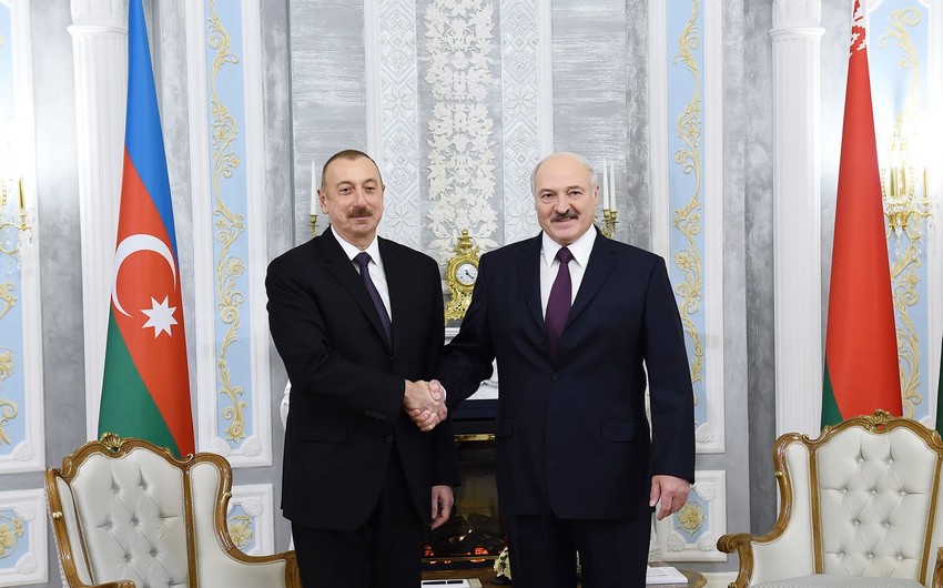 Lukaşenko İlham Əliyevi TƏBRİK ETDİ