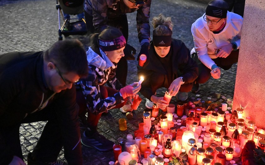 Mourning held in memory of those killed at University of Prague
