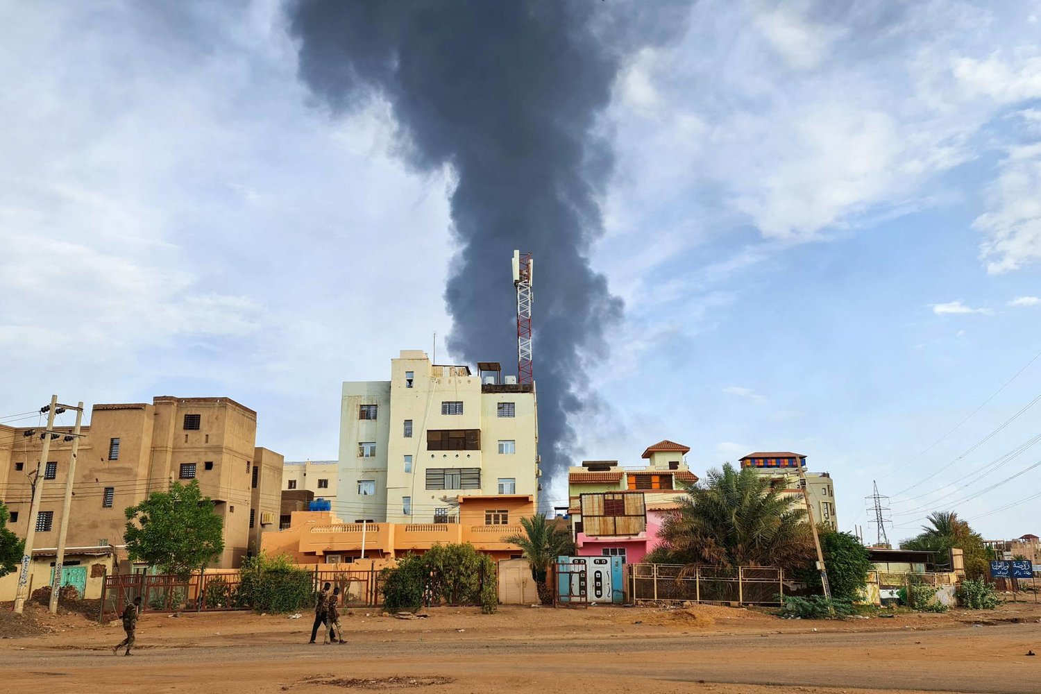 الجيش السوداني والدعم السريع يتبادلان القصف