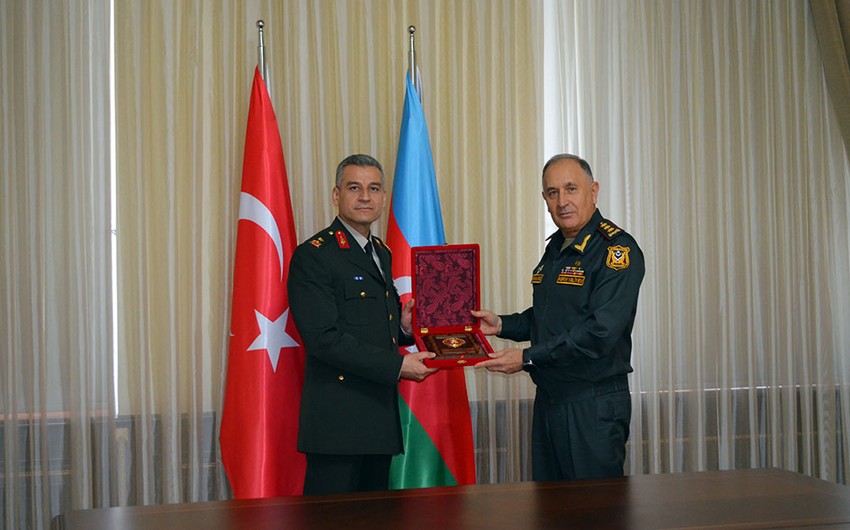 Начальник Генштаба армии Азербайджана встретился с турецкой делегацией
