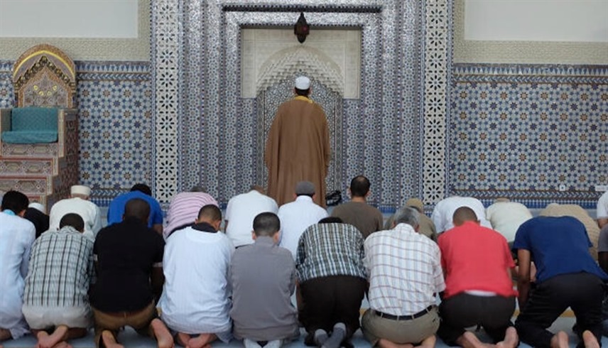 فرنسا... إيقاف  استقدام الأئمة الأجانب في المساجد بداية من الغد
