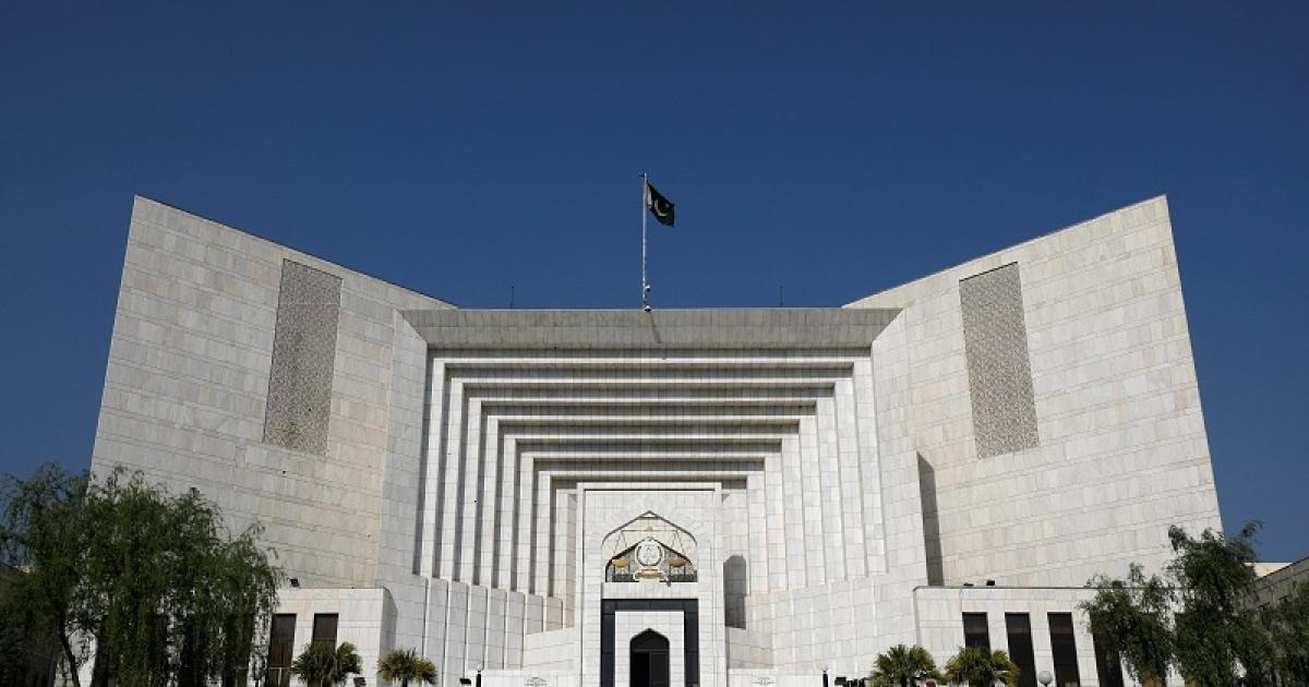 المحكمة العليا الباكستانية تمهد الطريق لعودة نواز شريف لرئاسة الوزراء