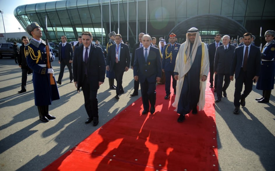 رئيس الإمارات يغادر باكو في نهاية زيارته الرسمية إلي أذربيجان