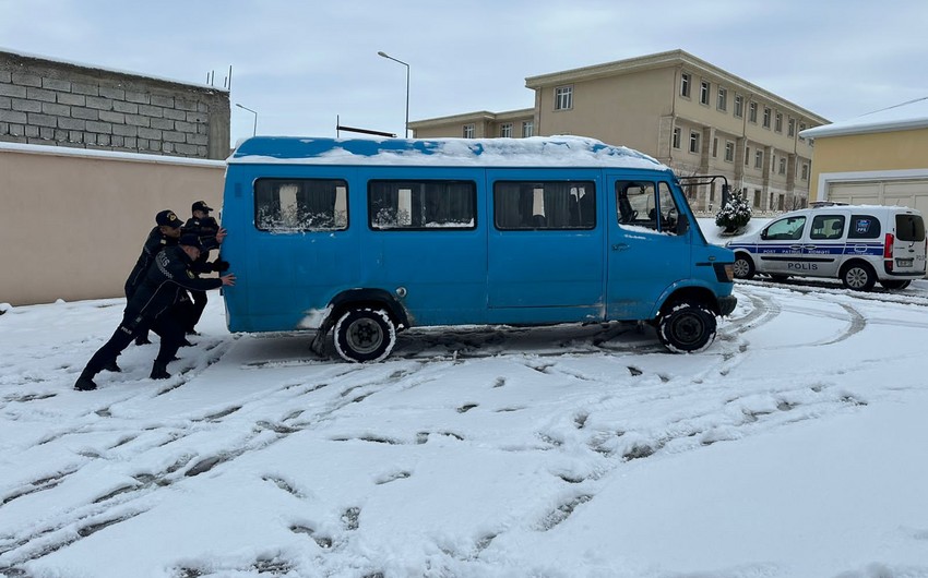 Naxçıvan Dövlət Yol Polisi qarlı hava şəraiti ilə əlaqədar sürücülərə müraciət edib