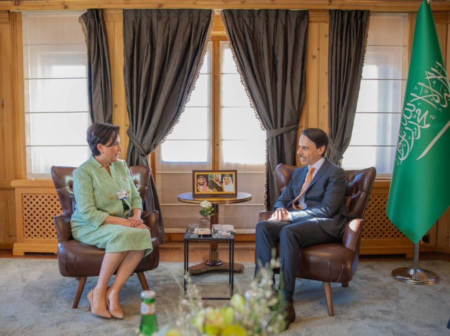 وزير الخارجية السعودي يبحث مع نظيرته الإكوادورية تعزيز علاقات البلدين