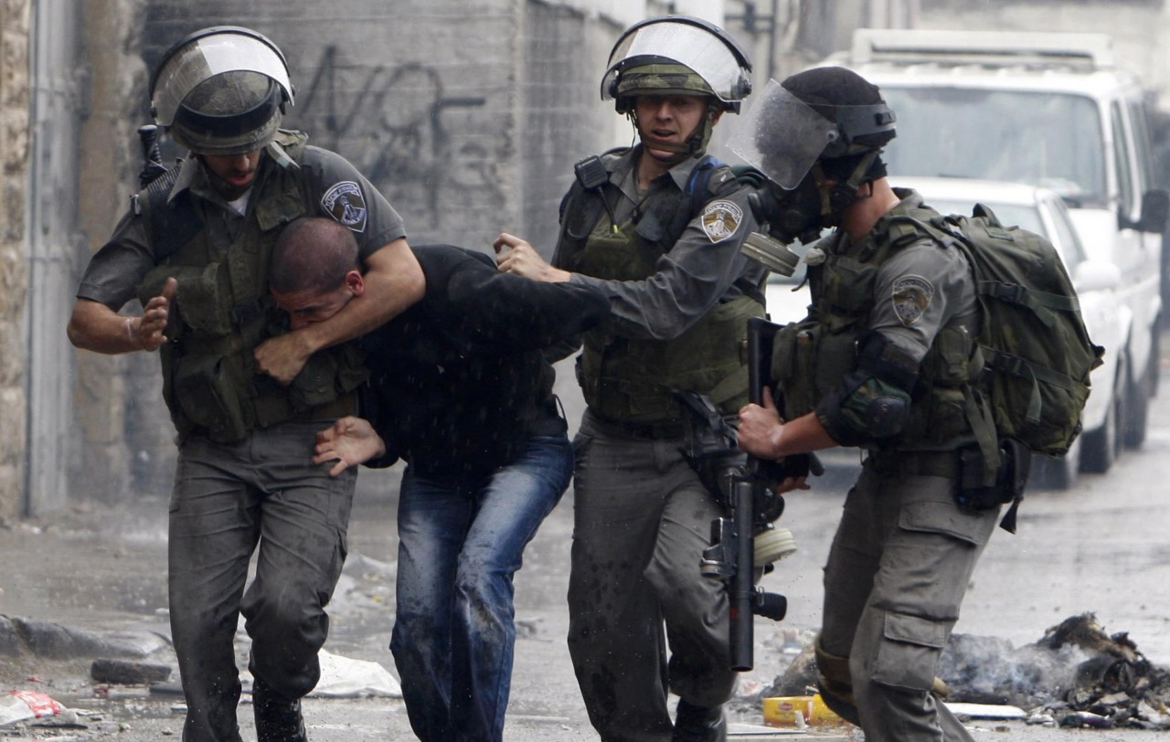 ارتفاع حصيلة المعتقلين الفلسطينيين في الضفة إلى 6115 منذ 7 أكتوبر