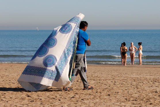 Spain hit by a heatwave in the middle of winter, with temperatures approaching 30°C