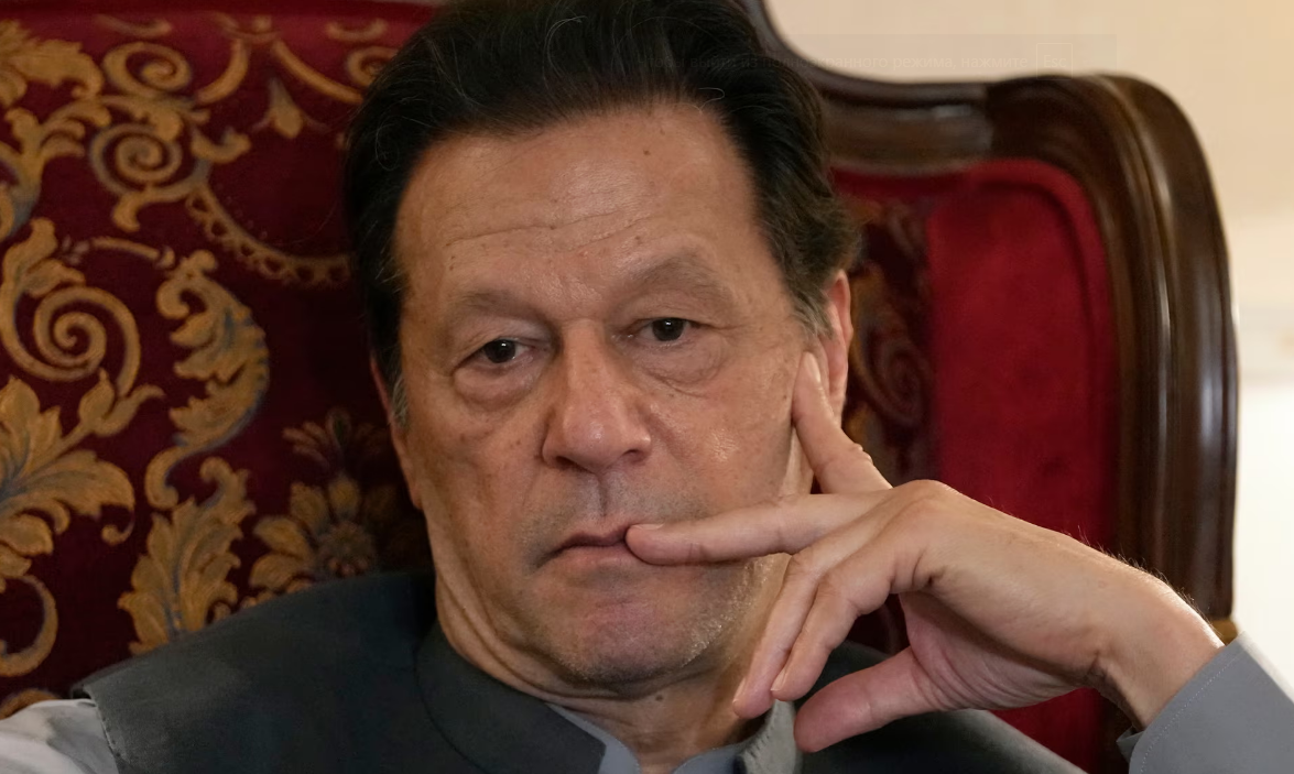 Pakistan: former Prime Minister Imran Khan sentenced to ten years in prison