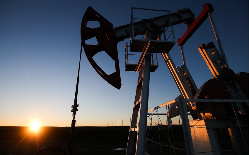 Цены на нефть снизились в рамках коррекции
