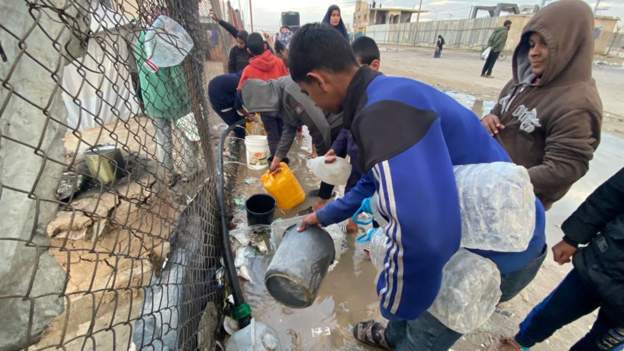 الأونروا تحذر من موت عدد أكبر من المواطنين في قطاع غزة في ظل نقص المياه