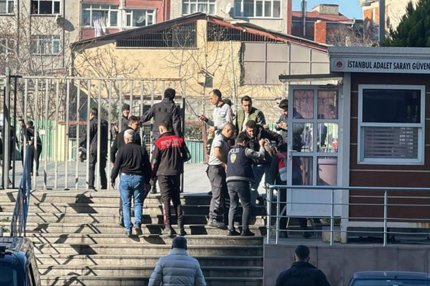 İstanbulda məhkəmə binasına silahlı hücum: Terrorçuların zərərsizləşdirilməsinin ANBAAN VİDEOSU