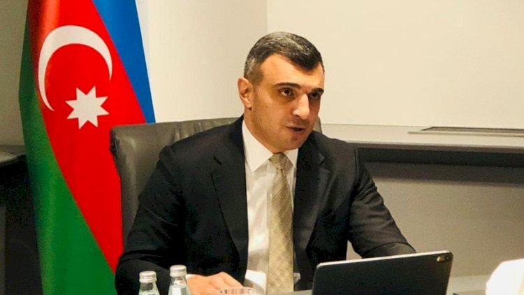 Central Bank's governor votes in Azerbaijan presidential elections