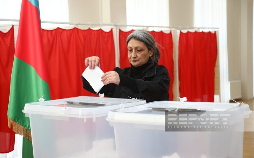 Женщины-заключенные голосуют на внеочередных президентских выборах
