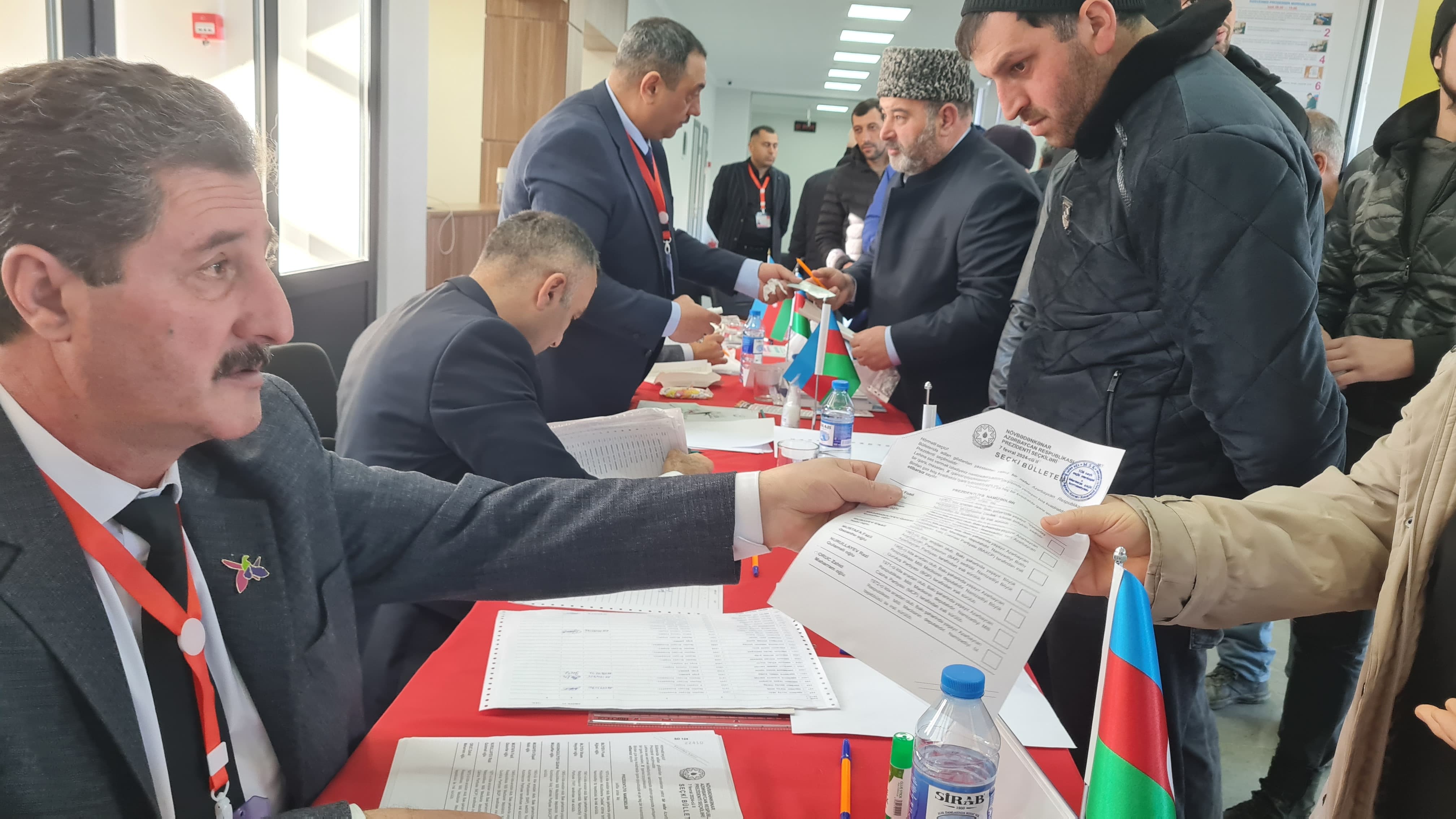 38.57% of voters have cast their votes at presidential elections in Azerbaijan as of 12:00