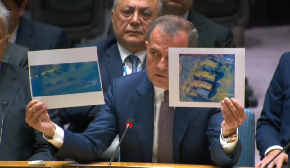 Ceyhun Bayramovdan  FOTOFAKT: "Ermənilər Qarabağda ağır texnikalar yerləşdirib" -Video