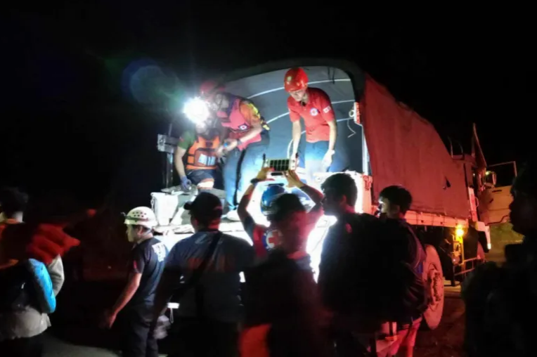 Philippines landslide strikes miners, homes in gold-mining village