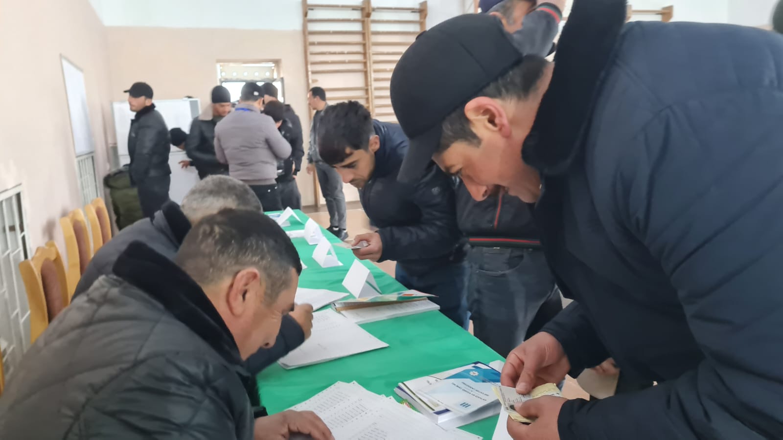 60.54% of voters have cast their votes at presidential election in Azerbaijan as of 15:00