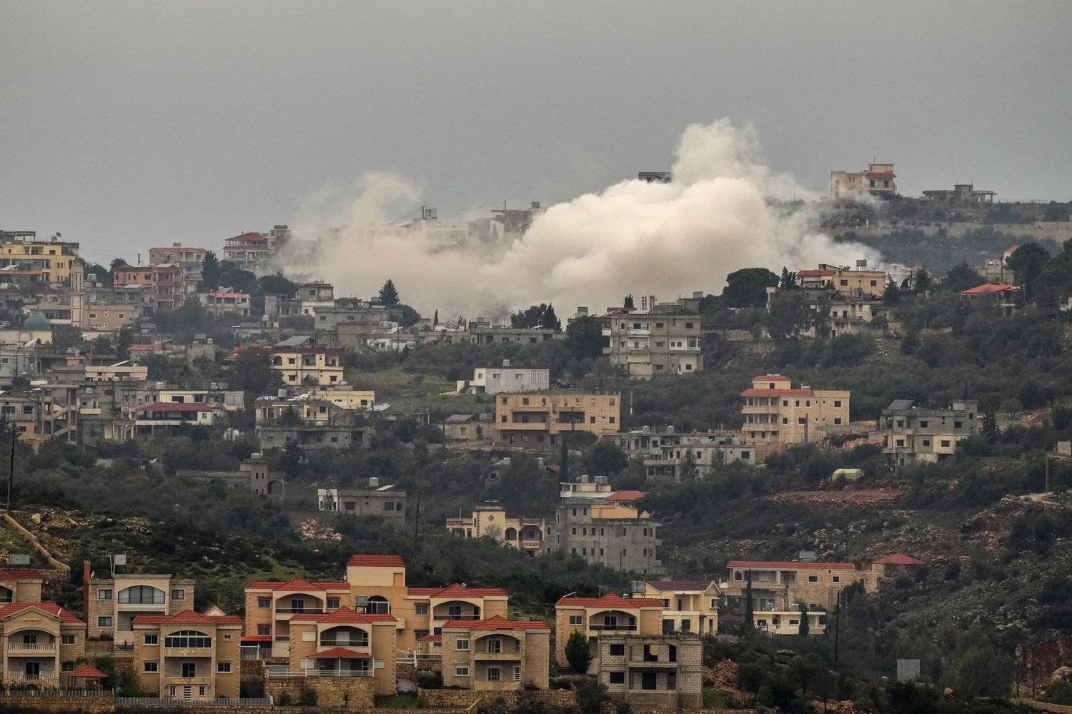 مسيّرة إسرائيلية تقصف منزلاً في عيتا الشعب بجنوب لبنان
