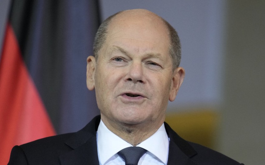 Scholz says Carlson interview with Putin tells 'absurd story'