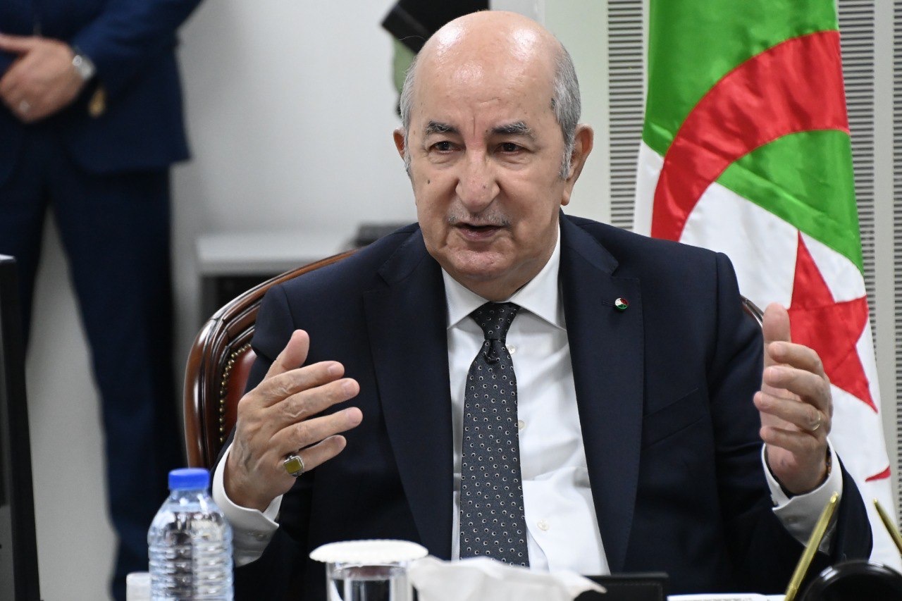 تبون: الجزائر تولي أهمية بالغة للاستثمار في البنى التحتية