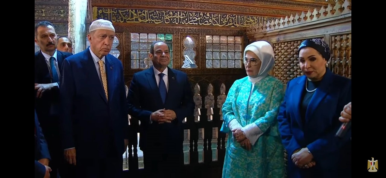 السيسي يصطحب أردوغان في زيارة إلى ضريح الإمام الشافعي