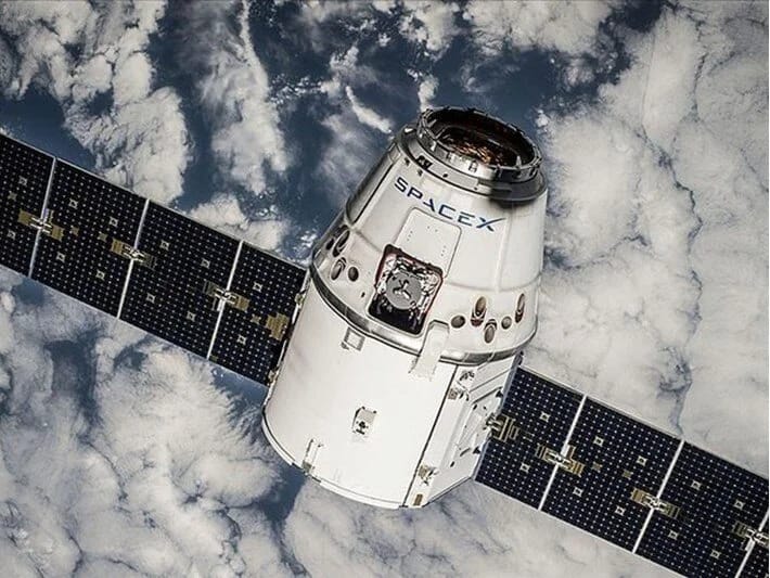 SpaceX 100 Starlink peykini ləğv edir