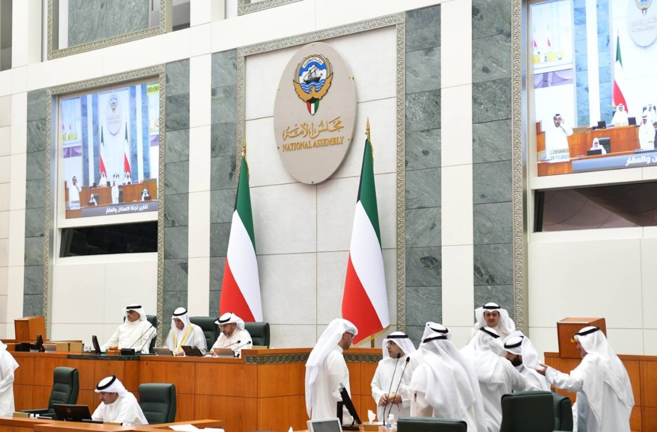 أمير الكويت يحل مجلس الأمة بسبب الإساءة للذات الأميرية