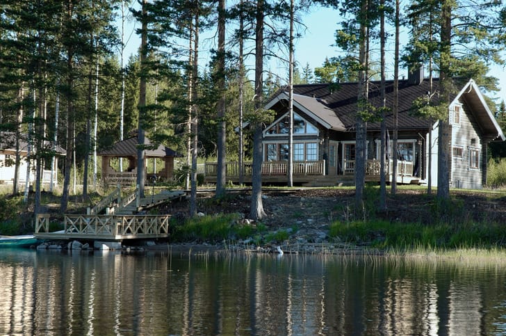 Ruslar Finlandiyada evlərini sata bilmirlər
