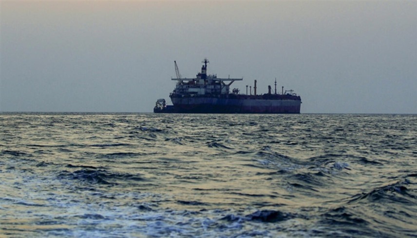 الحوثيون يعلنون استهداف سفينتين أمريكيتين في البحر الأحمر