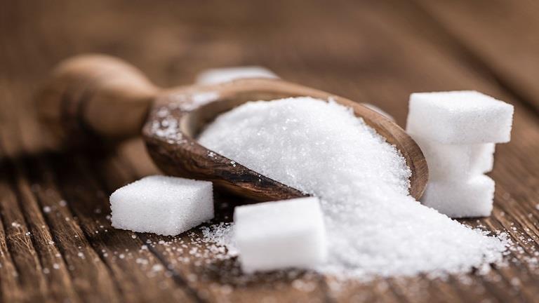 تونس تستلم شحنتين بآلاف الأطنان من السكر والقمح لسد النقص بالأسواق