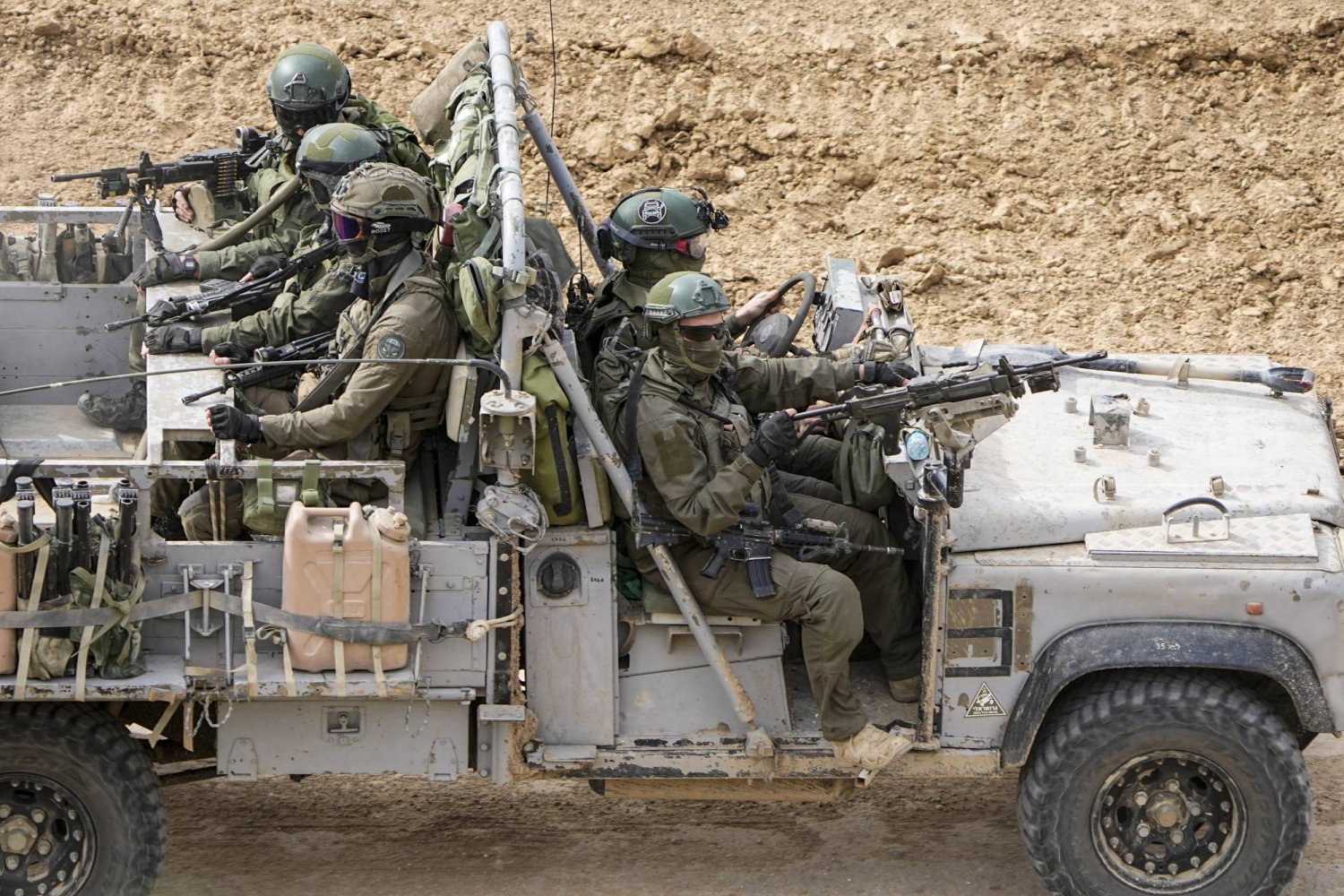 الجيش الإسرائيلي يعلن مقتل جندي وإصابة 3 في غزة