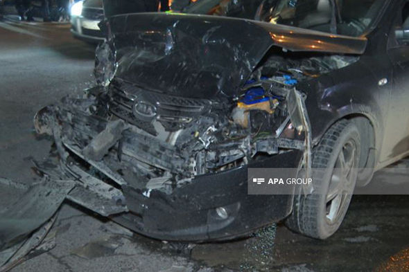 Цепная авария в Баку: столкнулись три автомобиля - ФОТО