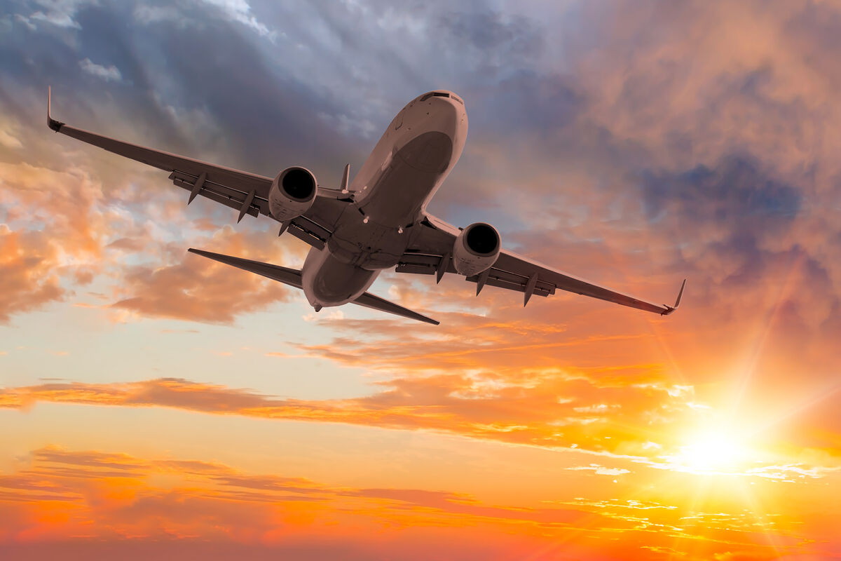 Летевший в Баку самолет сменил курс из-за резкого ухудшения самочувствия пассажира
