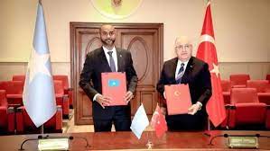 الصومال يقر اتفاقية تعاون دفاعي واقتصادي مع تركيا