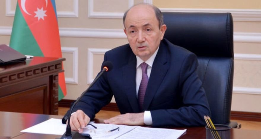 Парламент Азербайджана обсуждает назначение Фикрета Мамедова судьей Конституционного суда.