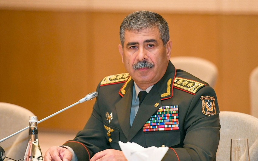 Zakir Hasanov holds official meeting at MoD to further improve units
