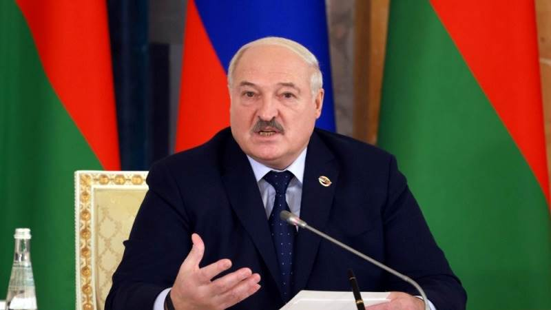 Lukashenko says, that West agrees with Russia on Crimea
